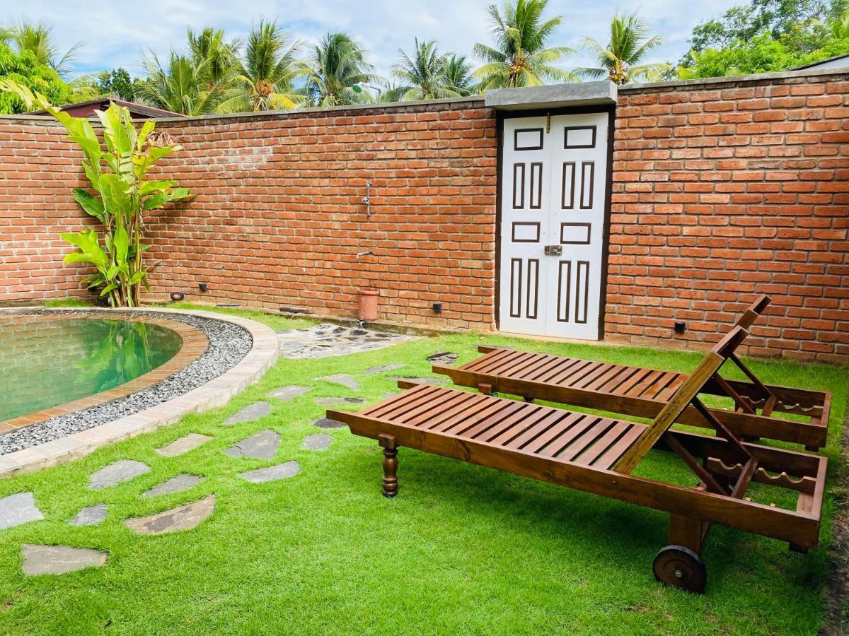 Thaprobana Villa Tangalle - Private Villa Exterior foto